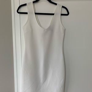 ❌SOLD❌ Solid white bodycon dress
